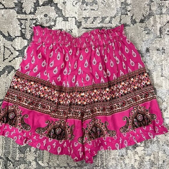 Francesca’s high rise shorts - Picture 2 of 4